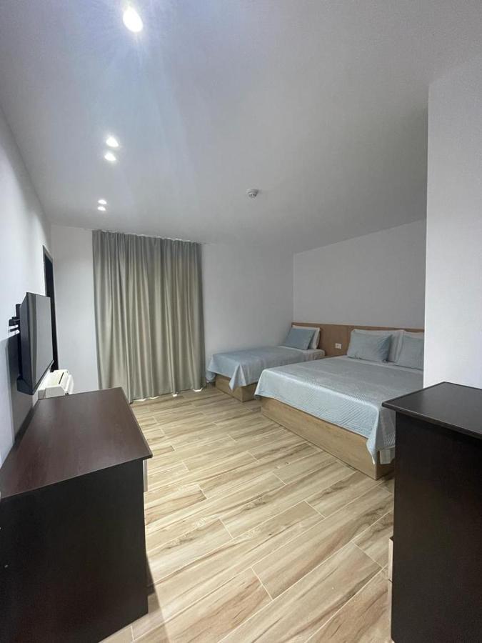 Hotel Verzaci Rinas Exterior photo