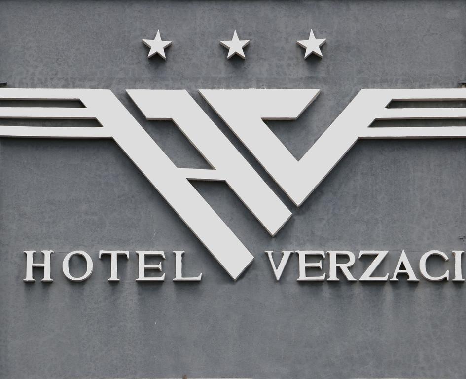 Hotel Verzaci Rinas Exterior photo