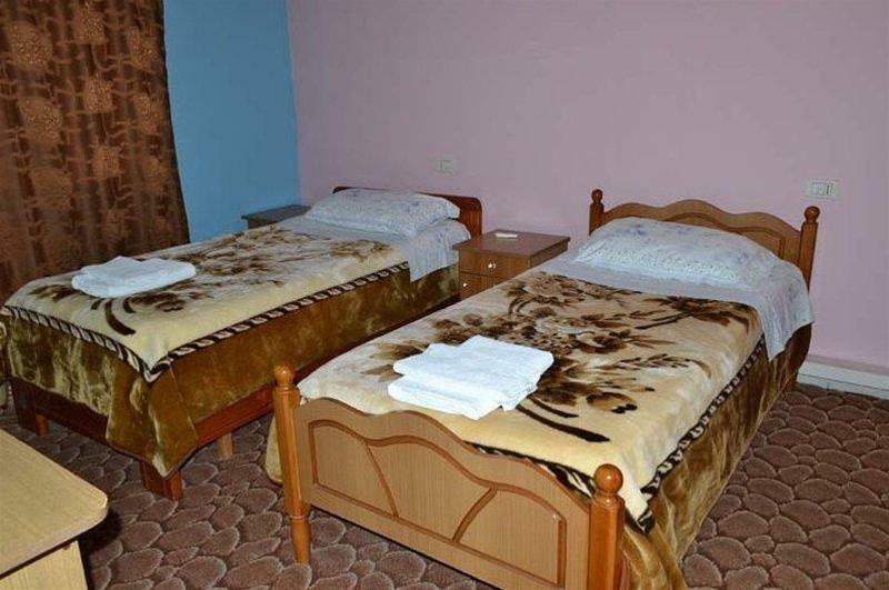 Hotel Verzaci Rinas Exterior photo